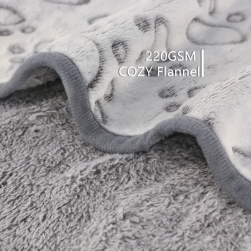 Soft Flannel Pet Blanket for Dogs Cats Plush Mat Dog Paw Print for Cats Dog High Quality Dog Blanket Pet Mat Warm Dog Supplies