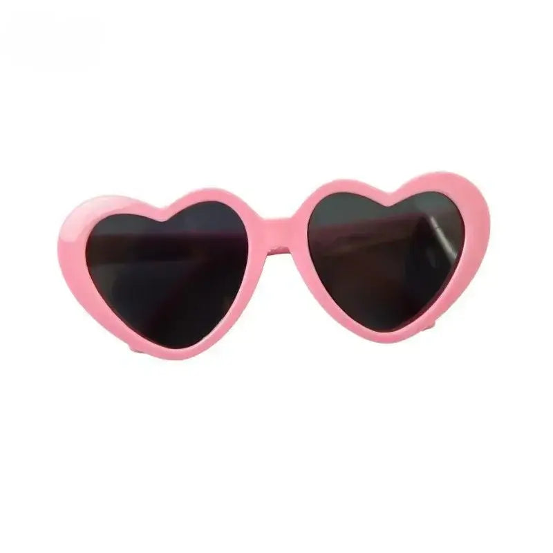 Pink heart shaped dog glasses for pets, heart-shaped sunglasses for summer party photos and dog accessories