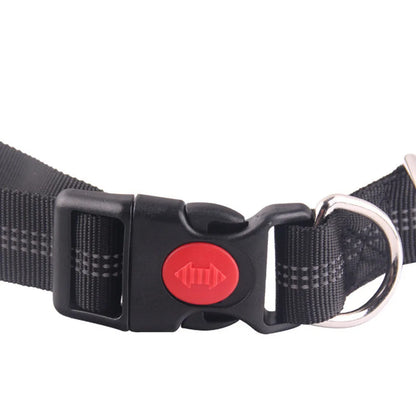 Retractable Dog Leash with Adjustable Waist Rope Hand Free Running Jogging Cycling Big Dogs Pet Elasticity Lead Pet Supplies buckle close-up.
