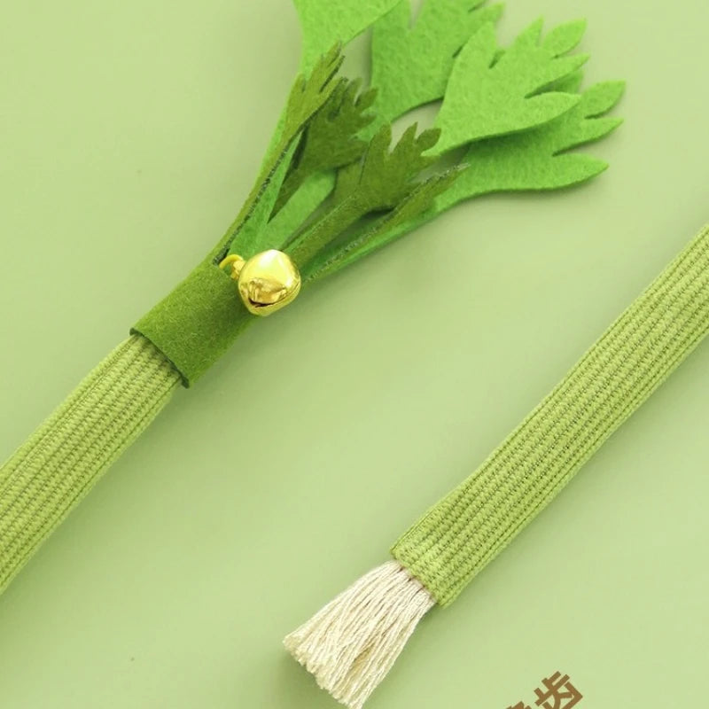 silver vine cat chew toy green felt cat chew stick with bell, bite-resistant teeth cleaning interactive kitten toy