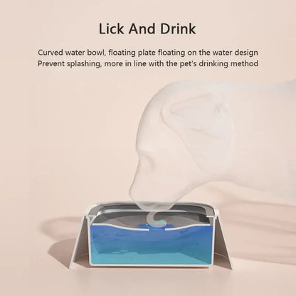 no-spill dog water bowl with floating plate design to prevent splashing and keep dogs drinking comfortably
