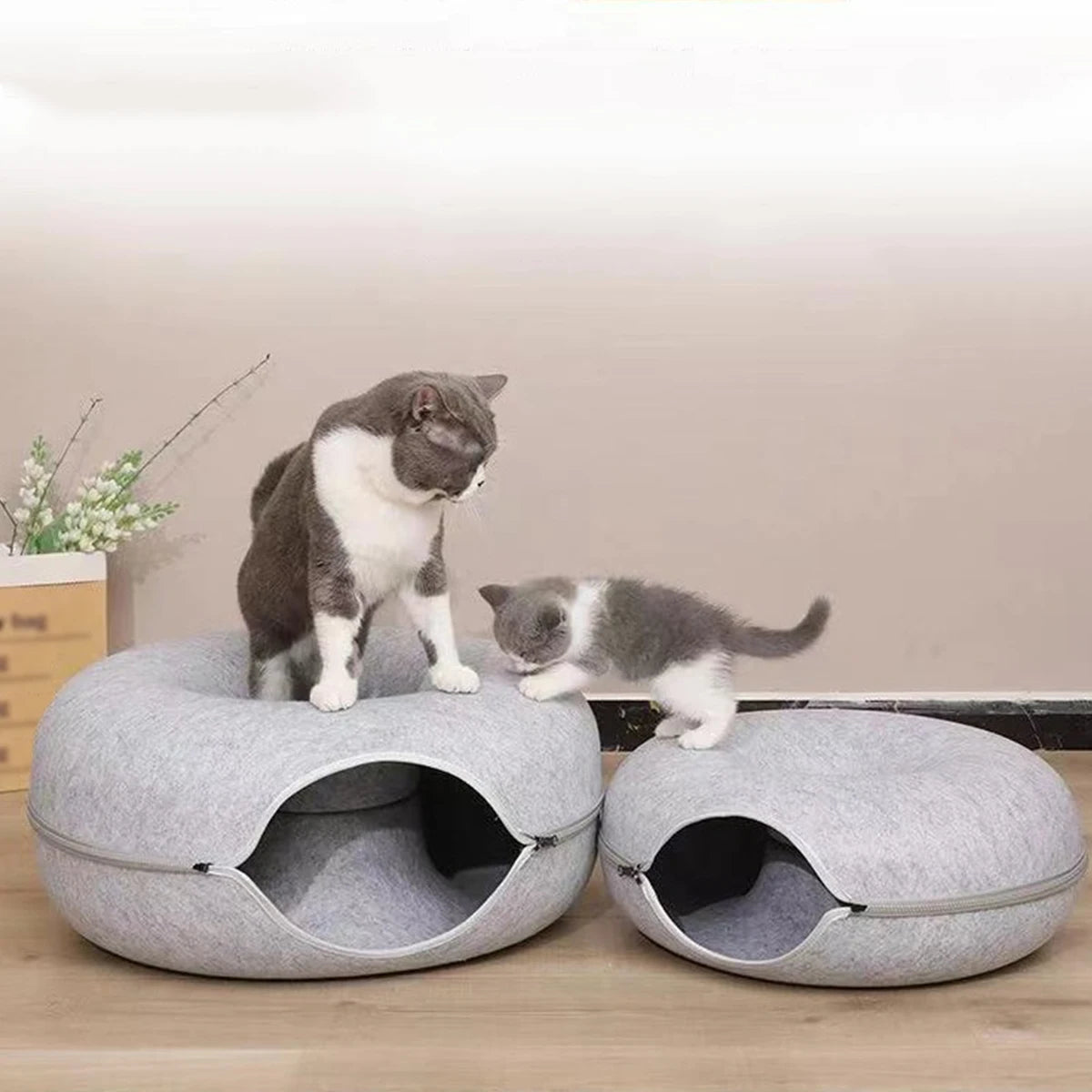 round cat tunnel bed for cats and kittens, cozy donut nest pet house, sleeping cushion and scratcher