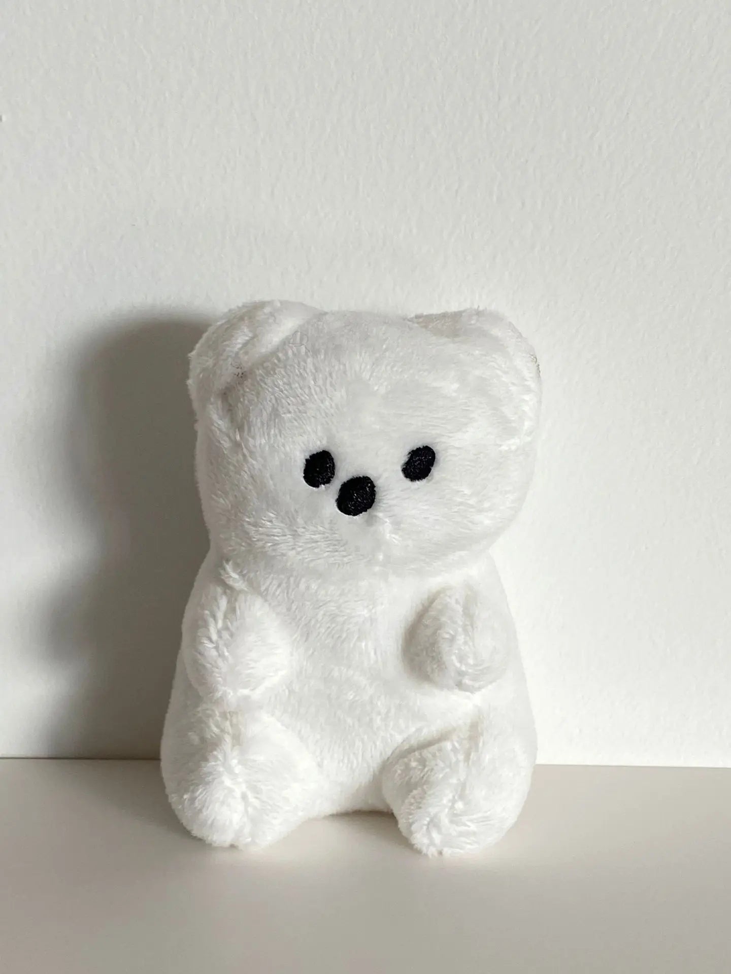 White bear-shaped small dog squeaky toy plush fleece for puppies, 11cm x 6cm pet supply for small dogs like Pomeranian, Pug, Shih Tzu