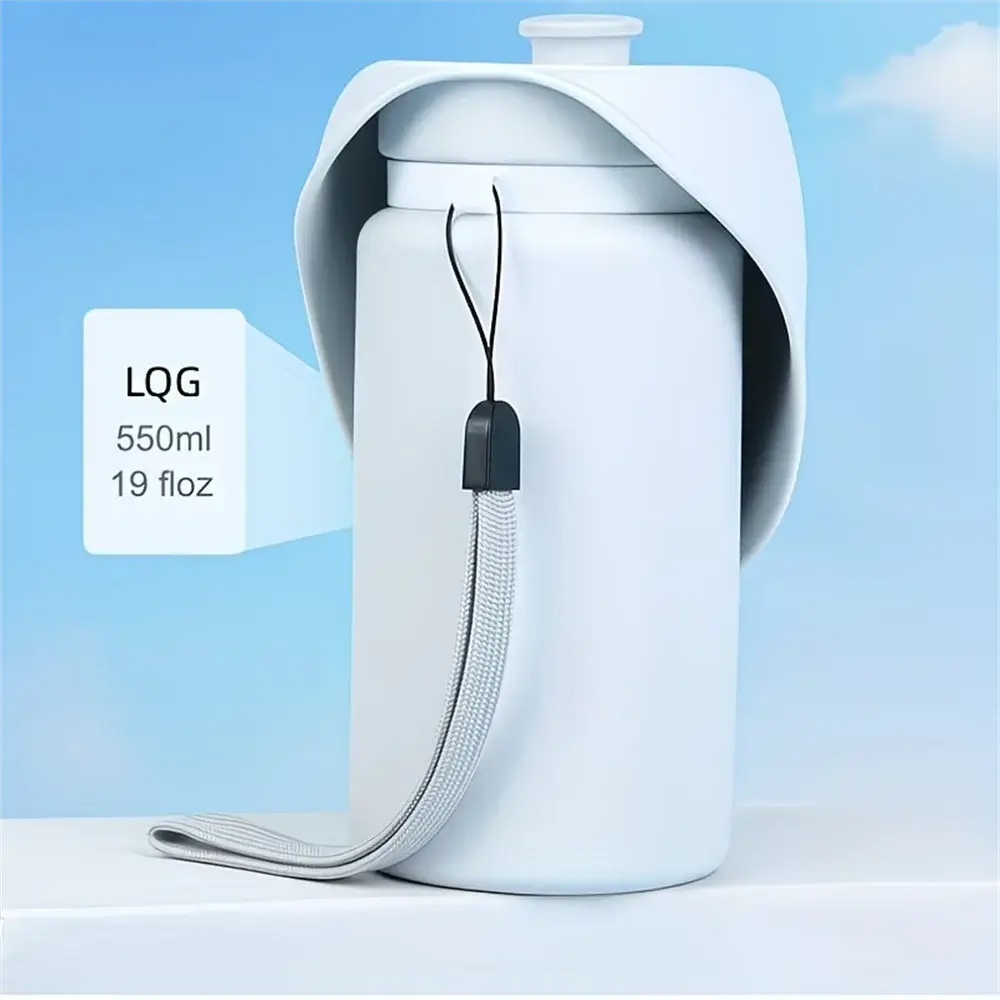 Portable dog water bottle, 550ml leak proof foldable silicone bottle for outdoor walks and travel