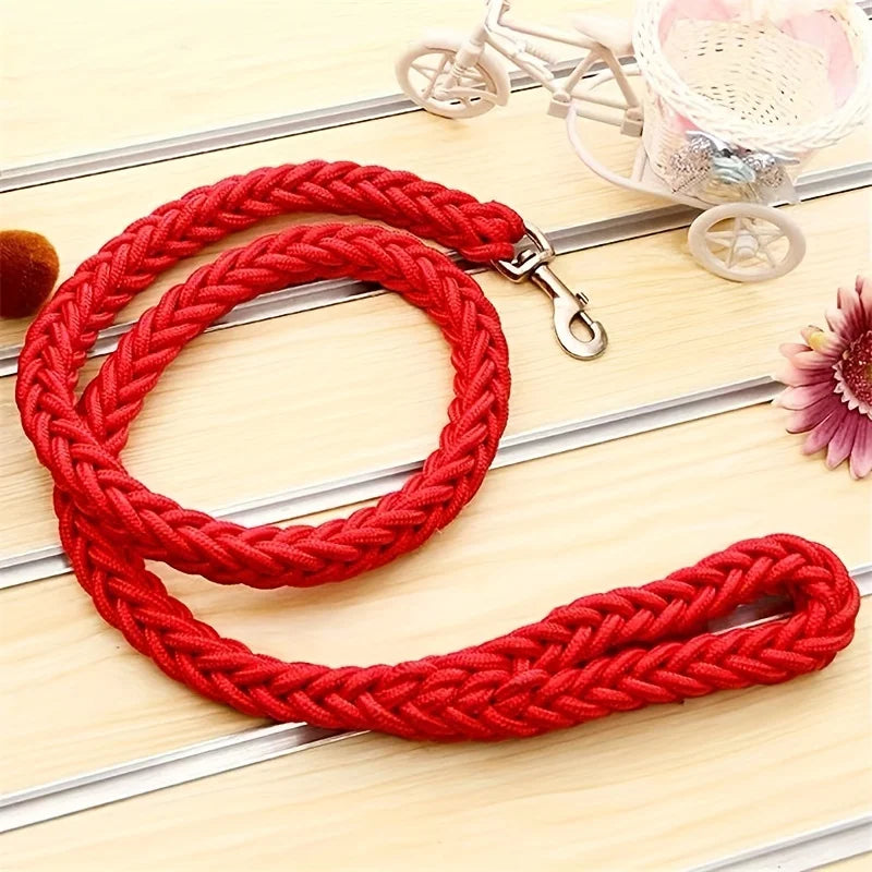 Dog leash for effective training and comfortable walking, strong and durable braid, suitable for large dogs, dog training leash.