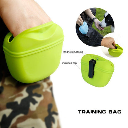 The New Pet Dog Puppy Treat Bag Pouch Walk Obedience Training Reward Biscuit in green with magnetic closing and clip.